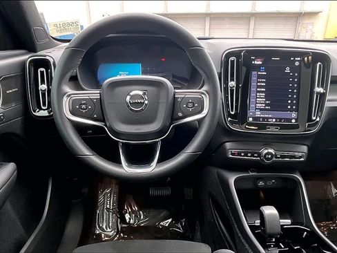 Used 2023 Volvo C40 P8 Recharge Ultimate image 8