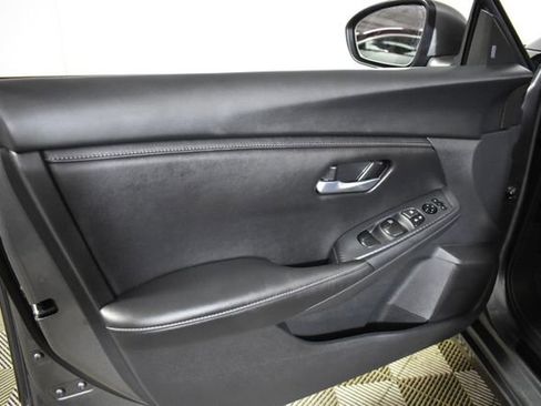 Certified 2025 Nissan Sentra SV image 10