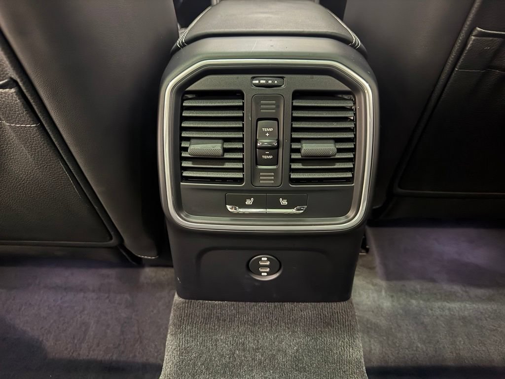 Used 2022 Porsche Macan GTS AWD/4WD image 30