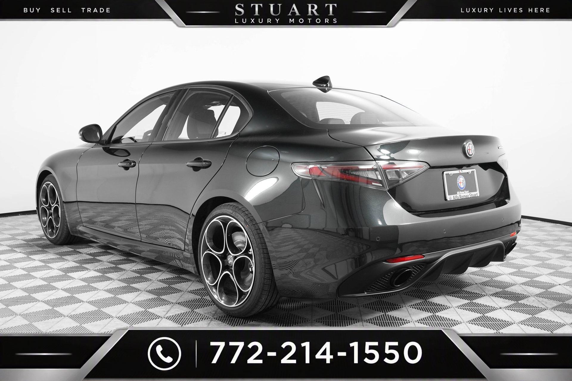 Used 2025 Alfa Romeo Giulia w/ Driving Assist Package RWD image 5