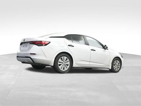 Used 2025 Nissan Sentra S FWD image 14