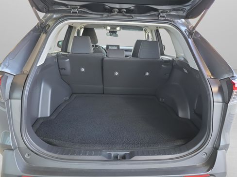 Used 2021 Toyota RAV4 LE image 42