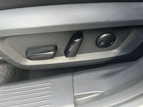 Used 2025 Nissan Rogue SV image 22