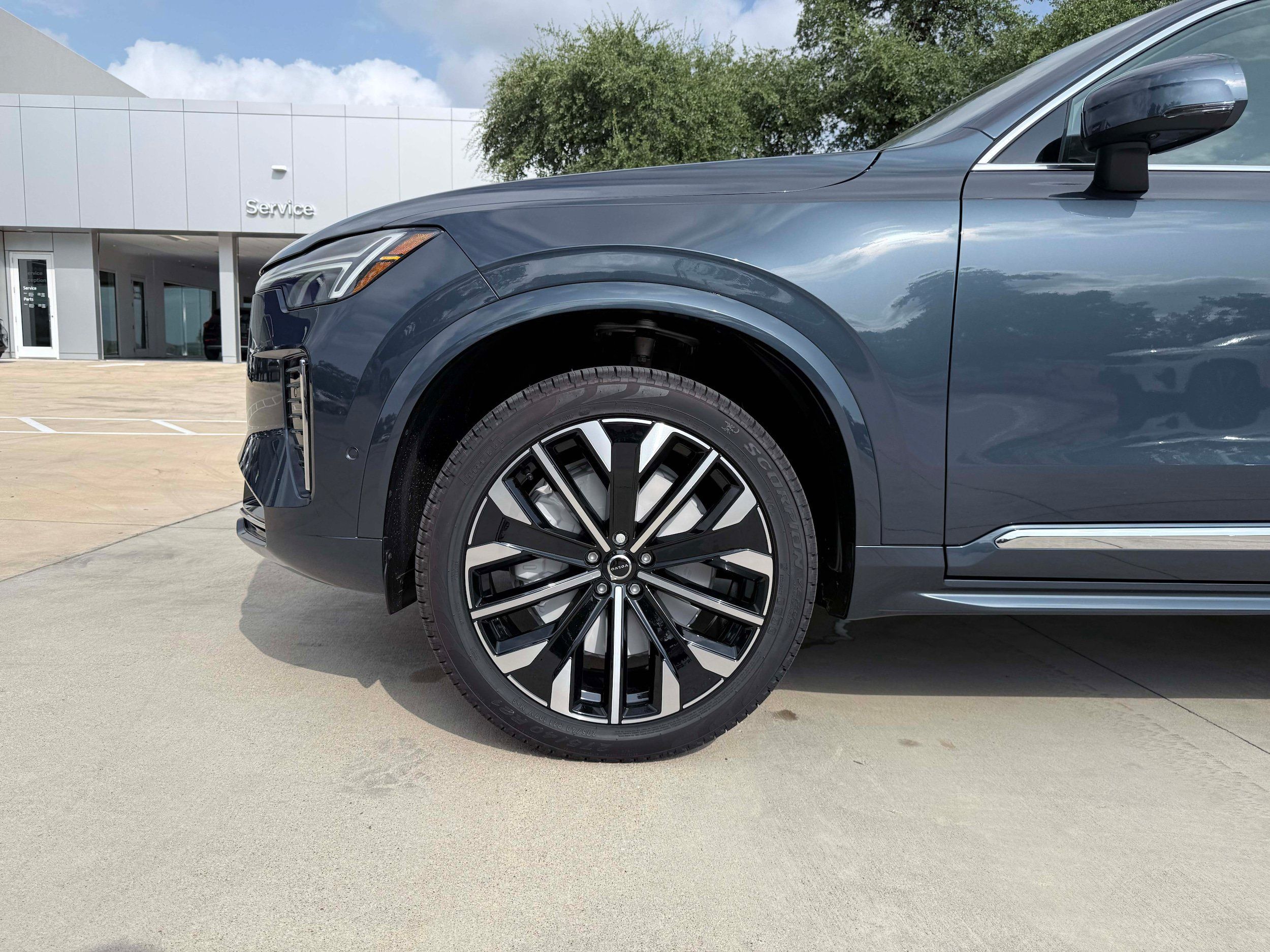 New 2026 Volvo XC90 B6 Ultra w/ Protection Package Premier AWD/4WD image 10