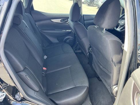 Used 2020 Nissan Rogue Sport S image 16