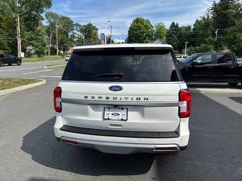 Used 2024 Ford Expedition XLT AWD/4WD image 7