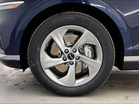 New 2026 Genesis GV70 2.5T Select AWD/4WD image 15