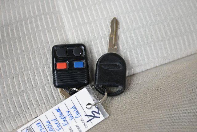 Used 2006 Ford Explorer XLT AWD/4WD image 25