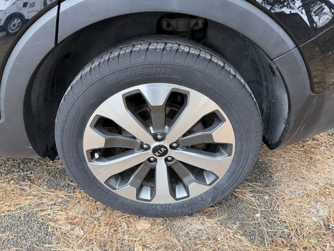 Used 2021 Kia Telluride S image 12