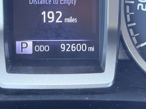 Used 2017 Toyota Tacoma SR5 AWD/4WD image 28