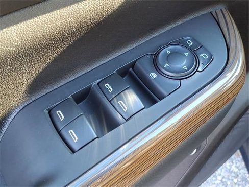 Used 2021 GMC Acadia SLE w/ Driver Convenience Package image 13