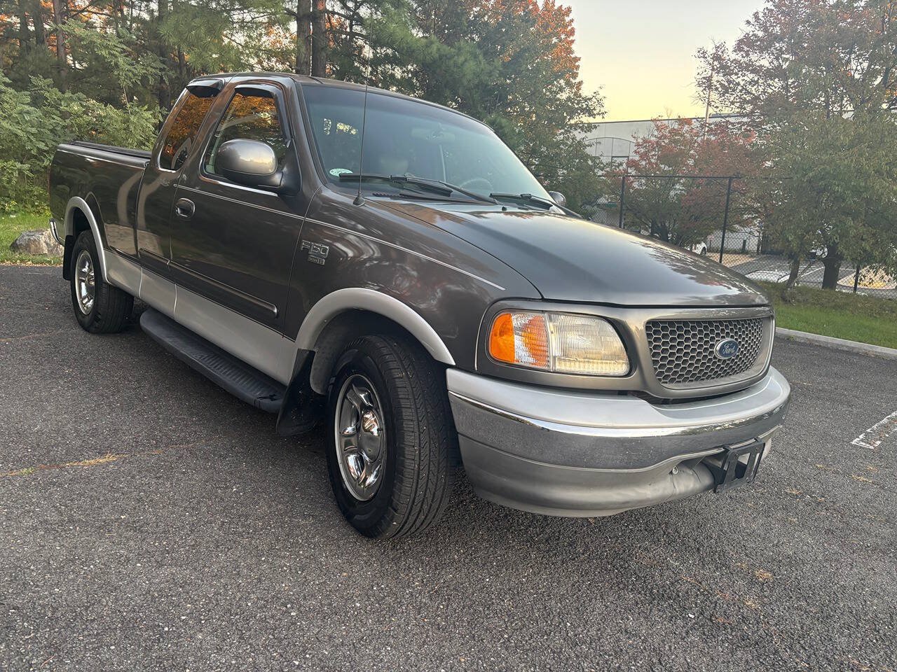 Used 2002 Ford F150 King Ranch RWD image 2
