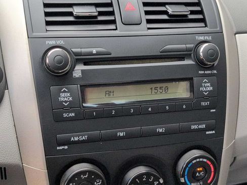 Used 2010 Toyota Corolla LE FWD image 24