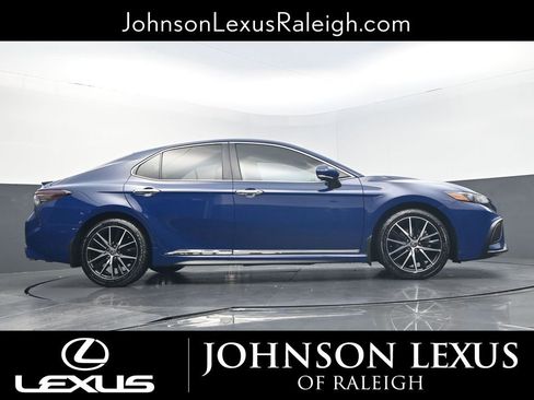 Used 2023 Toyota Camry SE w/ Cold Weather Package image 16