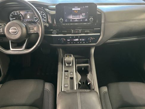 Used 2024 Nissan Pathfinder SV w/ Black Appearance Package FWD image 4