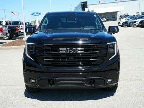 Used 2024 GMC Sierra 1500 Elevation w/ Elevation Premium Package AWD/4WD image 4