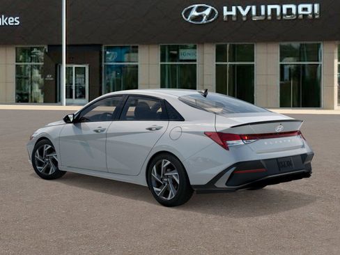 New 2026 Hyundai Elantra SEL Sport FWD image 5