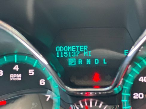 Used 2015 Chevrolet Traverse LT w/ Style and Technology Package FWD image 29