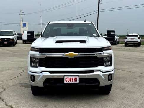 Used 2025 Chevrolet Silverado 2500 LT w/ Texas Edition AWD/4WD image 4