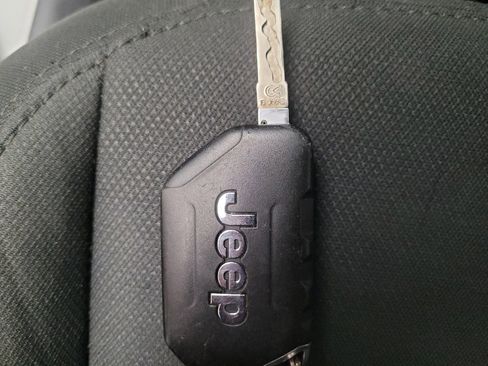 Used 2018 Jeep Wrangler Unlimited Sport image 32