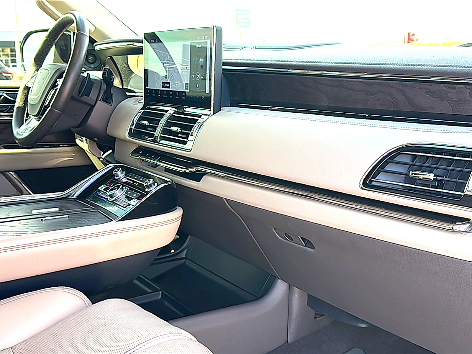 Used 2022 Lincoln Navigator Reserve RWD image 27