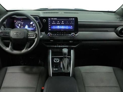 Used 2025 Chevrolet Colorado Trail Boss AWD/4WD image 12