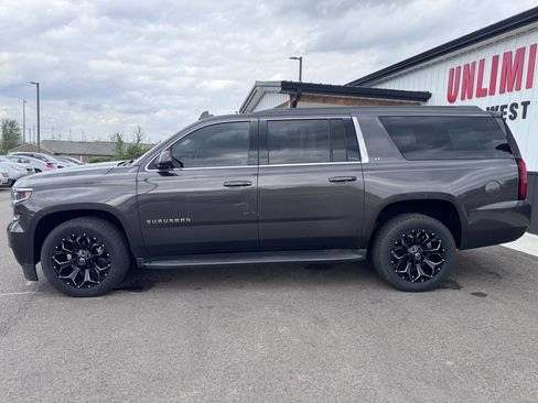 Used 2018 Chevrolet Suburban LT image 10
