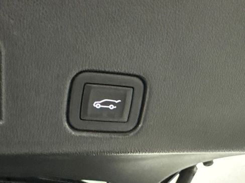 Used 2024 Chevrolet Traverse RS AWD/4WD image 9