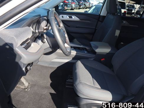 Used 2025 Ford Explorer Active image 16