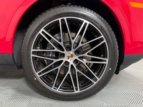 Certified 2026 Porsche Cayenne Coupe AWD/4WD image 14