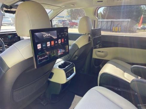 Used 2025 Kia Carnival SX Prestige FWD image 14