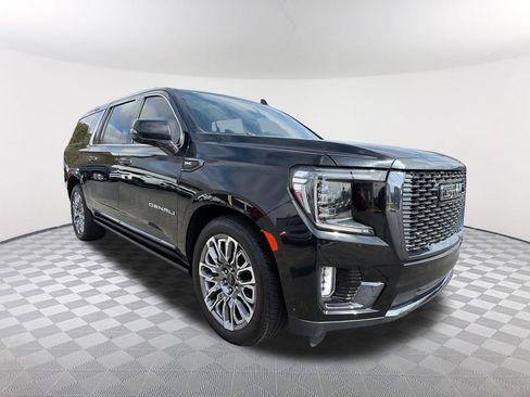 Used 2023 GMC Yukon XL Denali Ultimate image 3