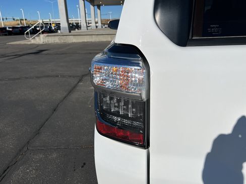 Used 2023 Toyota 4Runner TRD Off-Road Premium image 4