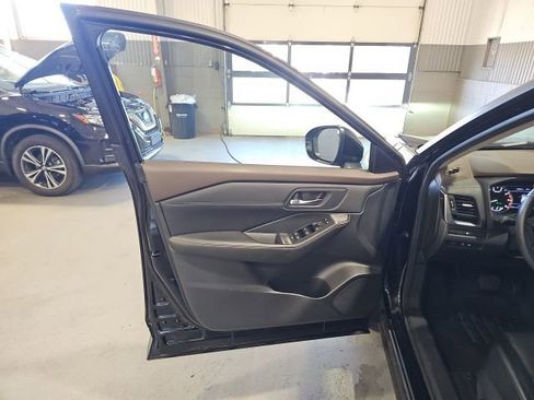 Certified 2023 Nissan Rogue SV w/ SV Premium B Package AWD/4WD image 10