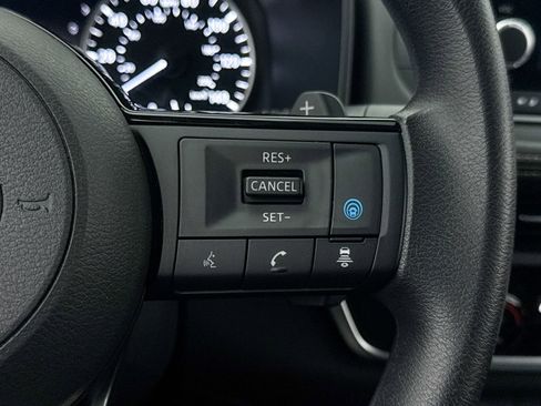 Used 2023 Nissan Rogue SV image 33