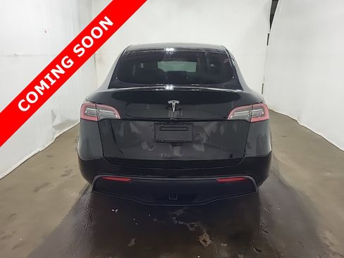 Used 2021 Tesla Model Y 2WD image 4