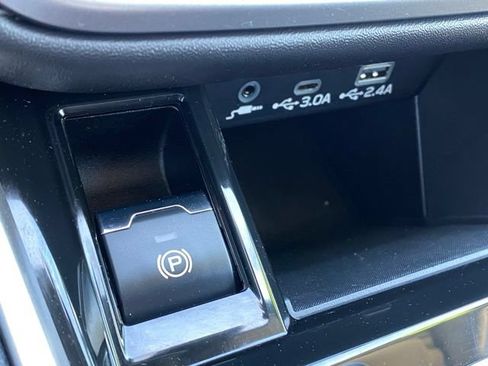 Used 2024 Subaru Outback Premium AWD/4WD image 17