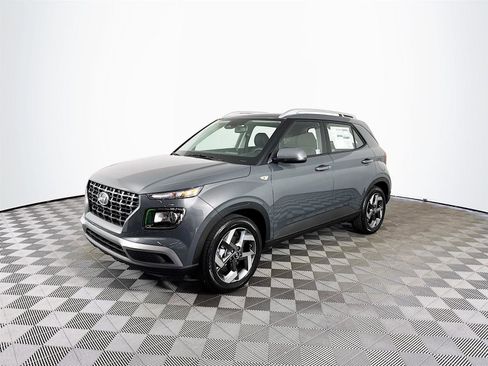 New 2025 Hyundai Venue SEL image 3