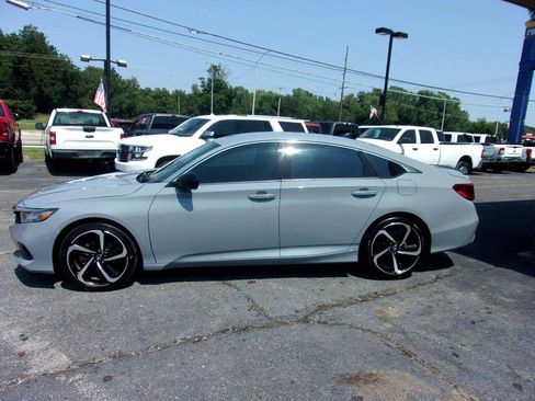 Used 2022 Honda Accord Sport image 2