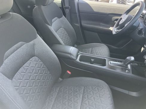 Used 2025 Nissan Kicks SV FWD image 10