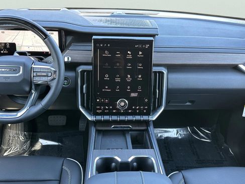 New 2026 GMC Acadia Denali w/ Super Cruise Package FWD image 15