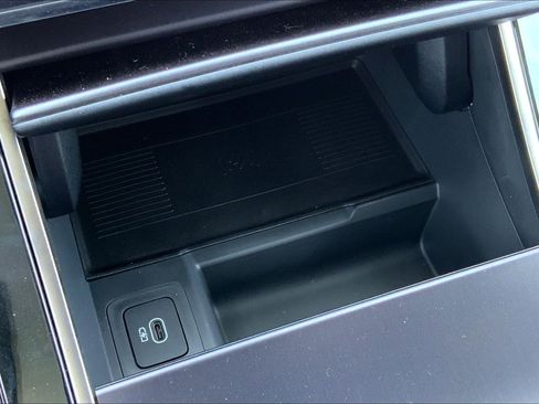 New 2026 Land Rover Range Rover Velar Dynamic SE image 22