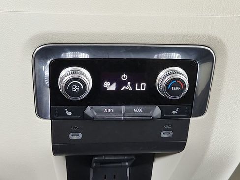Used 2023 GMC Yukon Denali AWD/4WD image 45