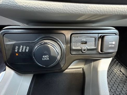 Used 2022 Jeep Renegade Limited w/ Sun, Sound & Wheels Group AWD/4WD image 26