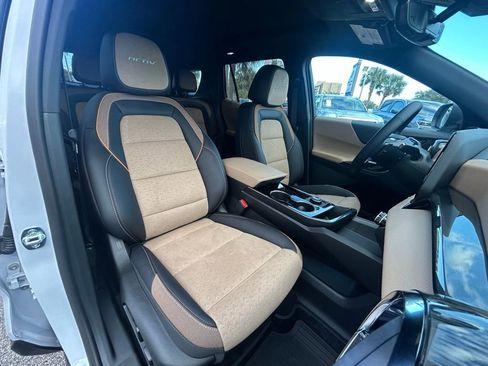 New 2026 Chevrolet Equinox ACTIV w/ Convenience Package III AWD/4WD image 25