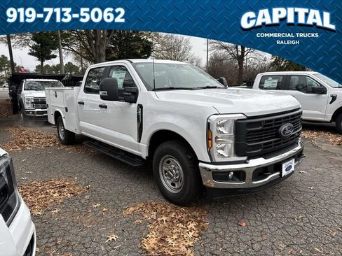 New 2026 Ford F250 XL w/ XL Chrome Package image 2