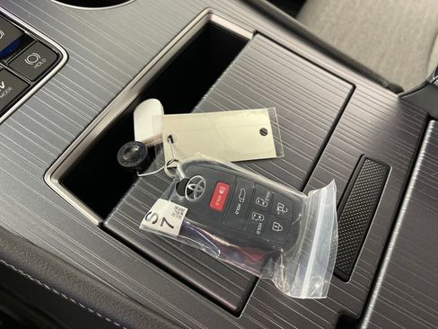 New 2026 Toyota Sienna LE image 24