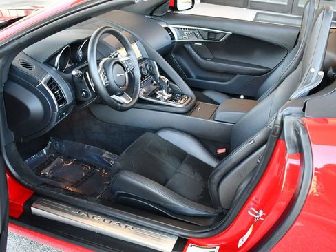 Used 2019 Jaguar F-TYPE Convertible image 14