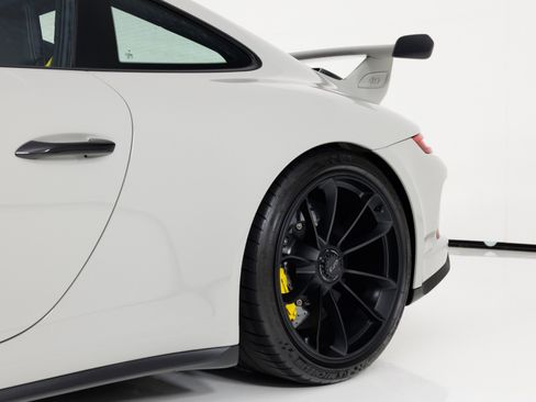 Used 2018 Porsche 911 GT3 RWD image 66