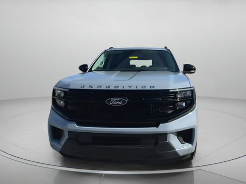 New 2025 Ford Expedition Active image 9